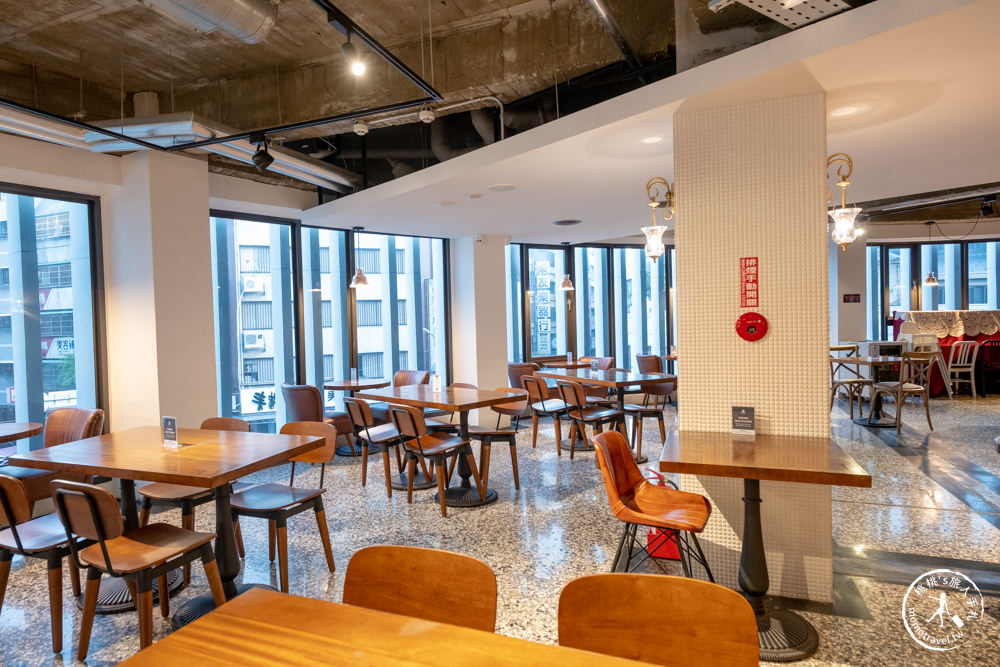 台中中區住宿|藍天飯店Blue Sky Hotel－華麗復古風承自1969年 (附早餐.評價.訂房.停車.交通)