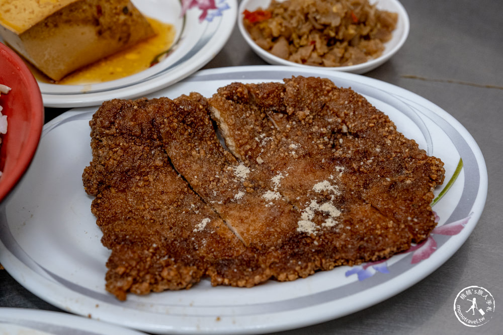 嘉義西區美食|蕭老師火雞肉飯|火雞肉飯.雞片飯都好吃!內用外帶都超多人~(菜單價格.交通停車)