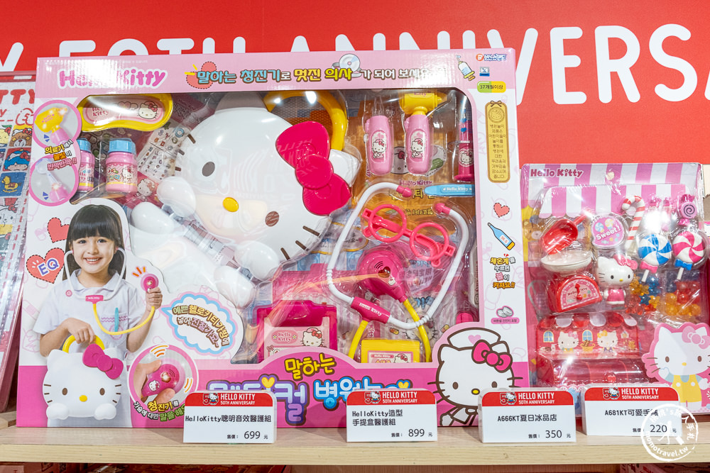 台北展覽|HELLO KITTY 50週年特展:與未來做朋友吧|衝破天花板!兩層樓高巨型Kitty 現身華山(展期.門票.周邊商品)