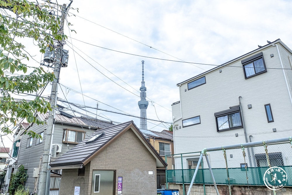 東京墨田區景點|京島南公園-登上超高溜滑梯與晴空塔同框-押上站周邊推薦