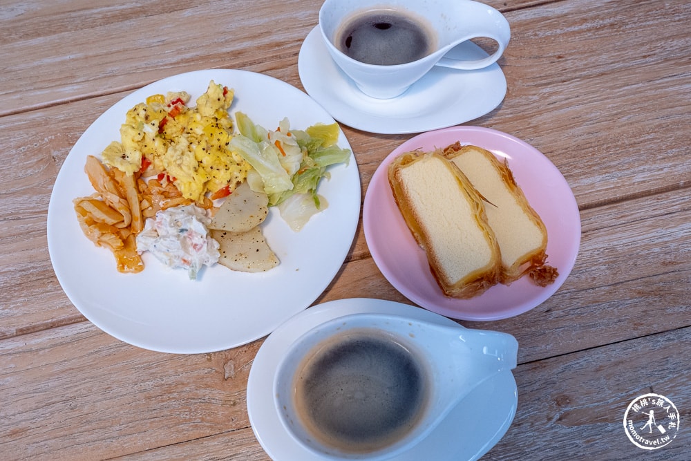 南投清境住宿|麋鹿遇見松鼠-發現山中的精靈小屋|房內有景觀陽台(房型價格.入住心得)