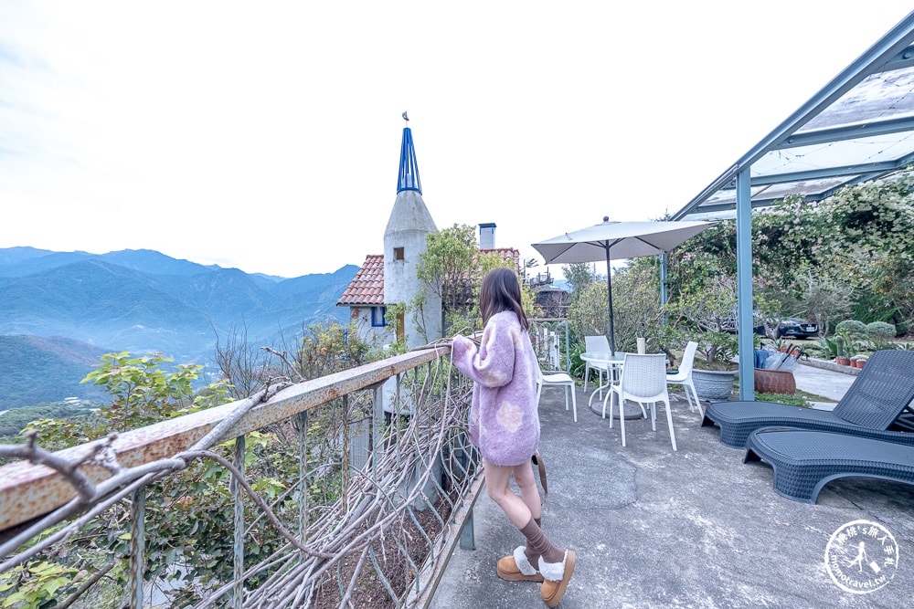 南投清境住宿|麋鹿遇見松鼠-發現山中的精靈小屋|房內有景觀陽台(房型價格.入住心得)