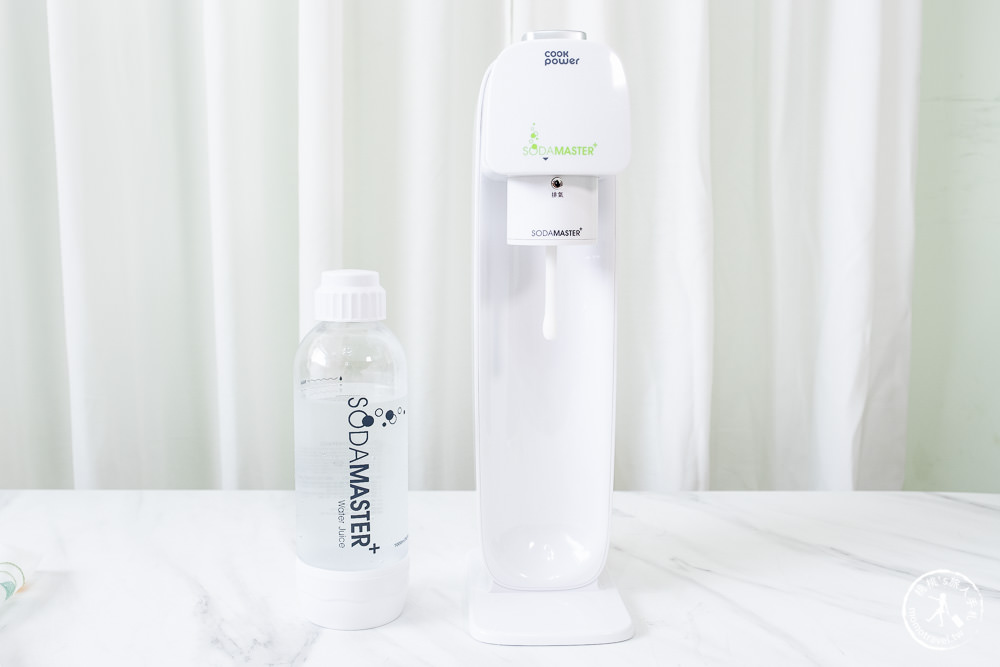 鍋寶氣泡水機團購|可直接打果汁.酒.茶.運動飲料|萬用的氣泡水機SODAMASTER+ 好評開箱!!