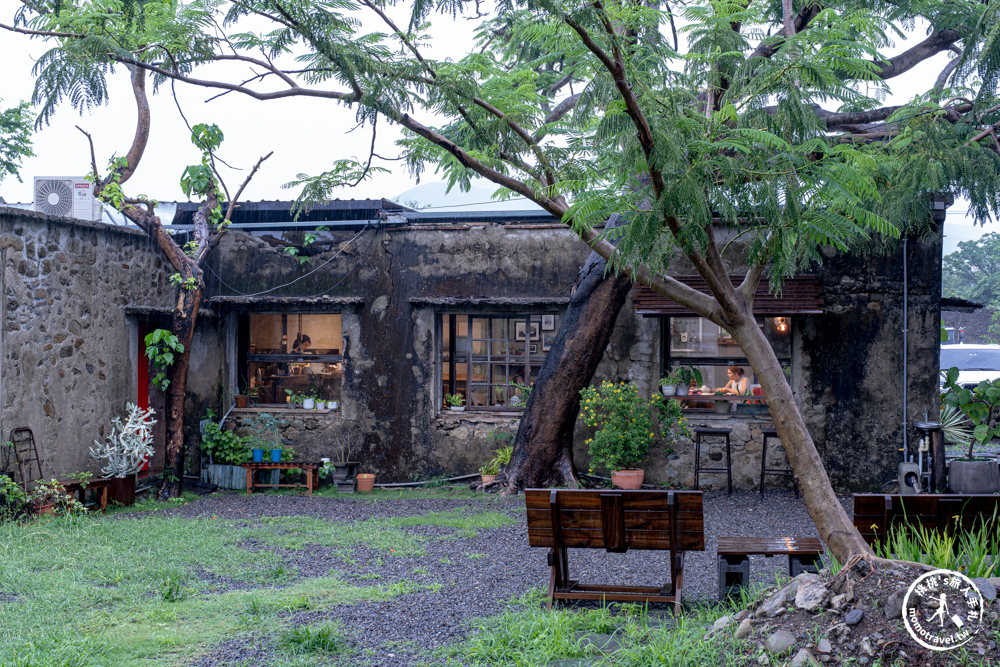 屏東恆春美食|樹夏飲事-廢墟老宅文青玻璃屋咖啡廳-墾丁避暑冷氣餐廳．室內雨天備案推薦(菜單價格.營業時間)