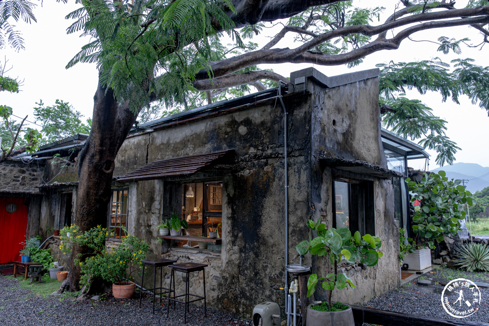 屏東恆春美食|樹夏飲事-廢墟老宅文青玻璃屋咖啡廳-墾丁避暑冷氣餐廳．室內雨天備案推薦(菜單價格.營業時間)