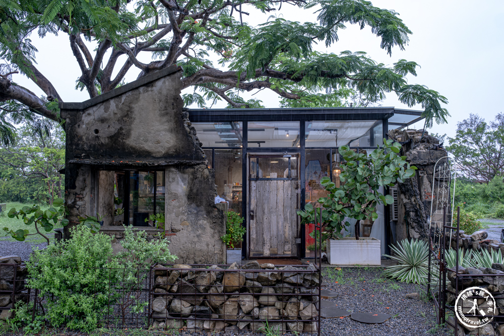 屏東恆春美食|樹夏飲事-廢墟老宅文青玻璃屋咖啡廳-墾丁避暑冷氣餐廳．室內雨天備案推薦(菜單價格.營業時間)