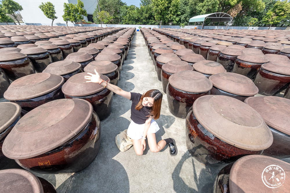 雲林西螺景點|瑞春醬油觀光工廠(免門票)全台最大「2500甕」曬甕場!獨家黑豆醬油冰淇淋必吃推薦 雲林西螺景點|瑞春醬油觀光工廠(免門票)全台最大「2500甕」曬甕場!獨家黑豆醬油冰淇淋必吃推薦
