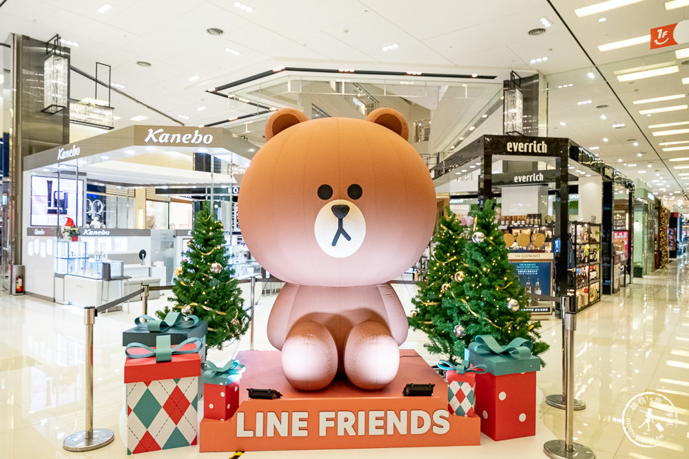 2021聖誕節活動》台茂購物中心-LINE主題裝飾-熊大與兔兔的小鎮派對│聖誕樹.活動時間.交通停車介紹
