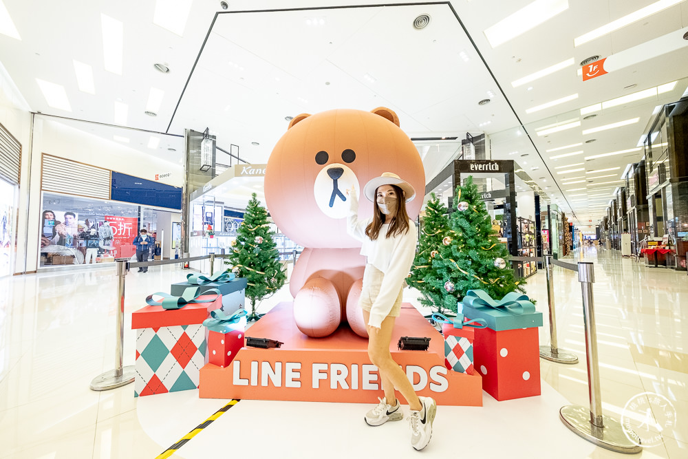 2021聖誕節活動》台茂購物中心-LINE主題裝飾-熊大與兔兔的小鎮派對│聖誕樹.活動時間.交通停車介紹