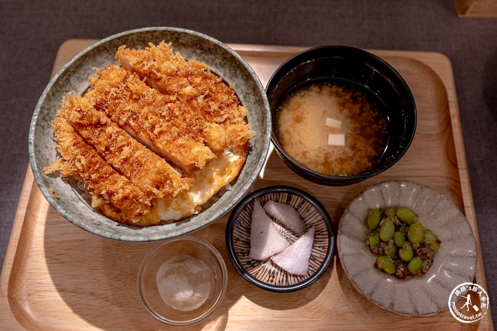 新北板橋美食|KATSU鑫 熟成豬排蓋飯 板橋店|推薦選半熟蛋拌飯才對味(菜單價格.營業時間)