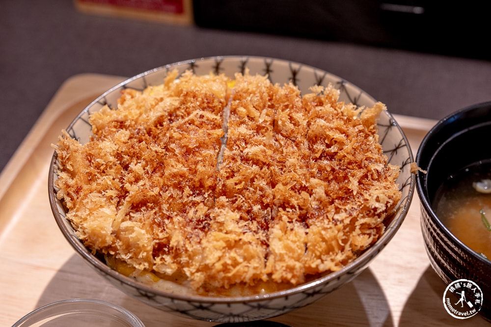 新北板橋美食|KATSU鑫 熟成豬排蓋飯 板橋店|推薦選半熟蛋拌飯才對味(菜單價格.營業時間)