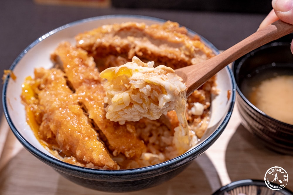 新北板橋美食|KATSU鑫 熟成豬排蓋飯 板橋店|推薦選半熟蛋拌飯才對味(菜單價格.營業時間)