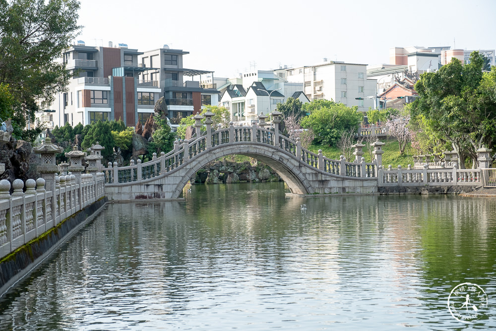 新北林口|竹林山觀音寺櫻花景點|在華麗廟宇建築與庭園中漫步賞櫻|很靈驗香火鼎盛
