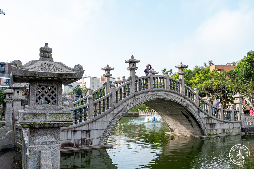 新北林口|竹林山觀音寺櫻花景點|在華麗廟宇建築與庭園中漫步賞櫻|很靈驗香火鼎盛