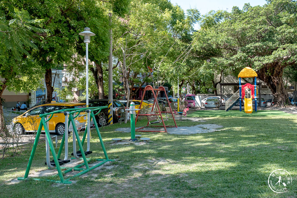 花蓮市區景點|長頸鹿親子公園|特色長頸鹿溜滑梯.白色大沙池.U型攀爬網架.野餐大草地 推薦放電必來!!