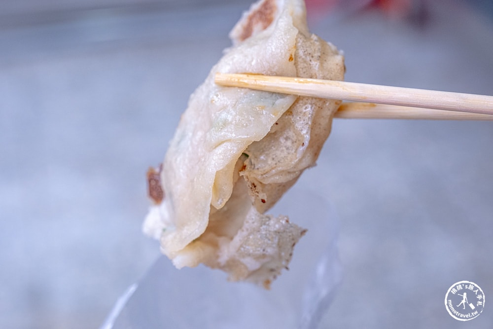 宜蘭市美食|城隍煎餃-70年老字號城隍早餐回來了|煎餃.蛋餅.杏仁茶 就這古早味!!!(菜單價格.營業時間)