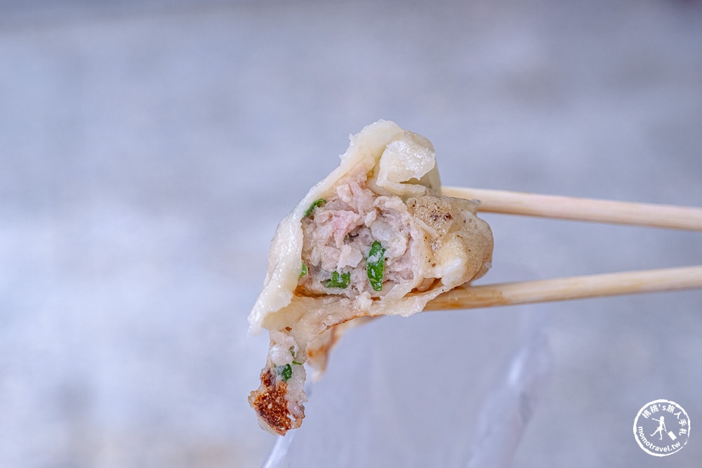 宜蘭市美食|城隍煎餃-70年老字號城隍早餐回來了|煎餃.蛋餅.杏仁茶 就這古早味!!!(菜單價格.營業時間)