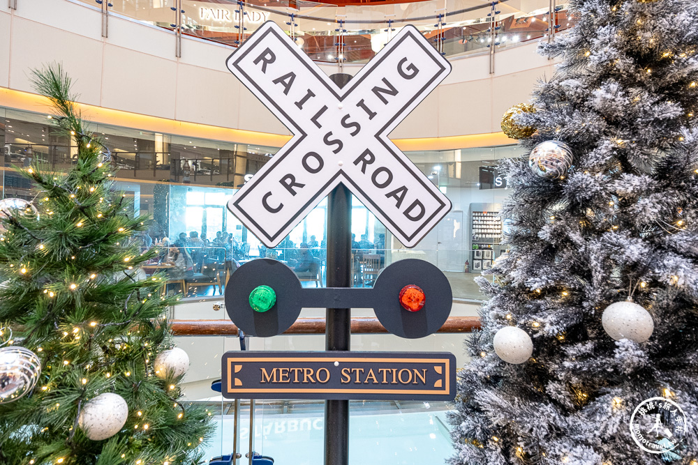 不知道去哪，那就去大江！桃園最好逛的商場，2025年最具話題的年輕人一條街！全桃最美打卡mall 室內聖誕車站、聖誕市集 就在大江購物中心！