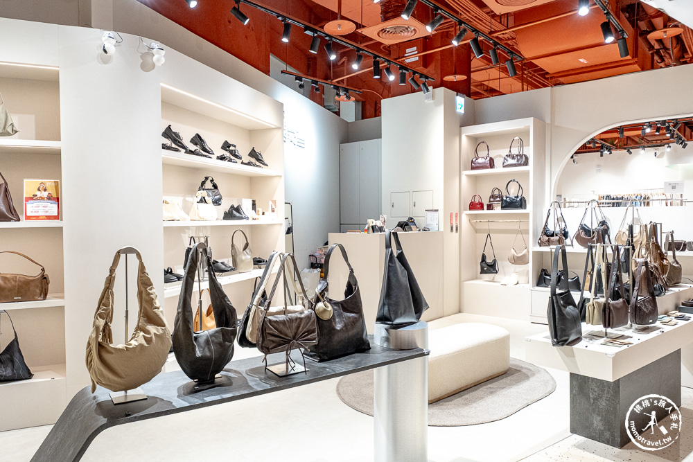 不知道去哪，那就去大江！桃園最好逛的商場，2025年最具話題的年輕人一條街！全桃最美打卡mall 室內聖誕車站、聖誕市集 就在大江購物中心！