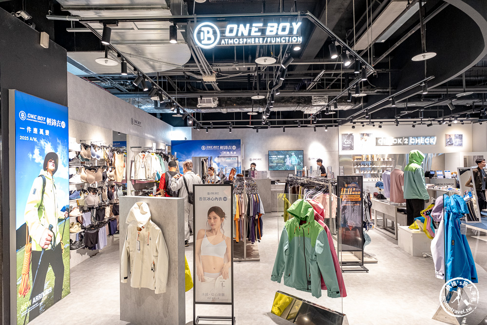 不知道去哪，那就去大江！桃園最好逛的商場，2025年最具話題的年輕人一條街！全桃最美打卡mall 室內聖誕車站、聖誕市集 就在大江購物中心！