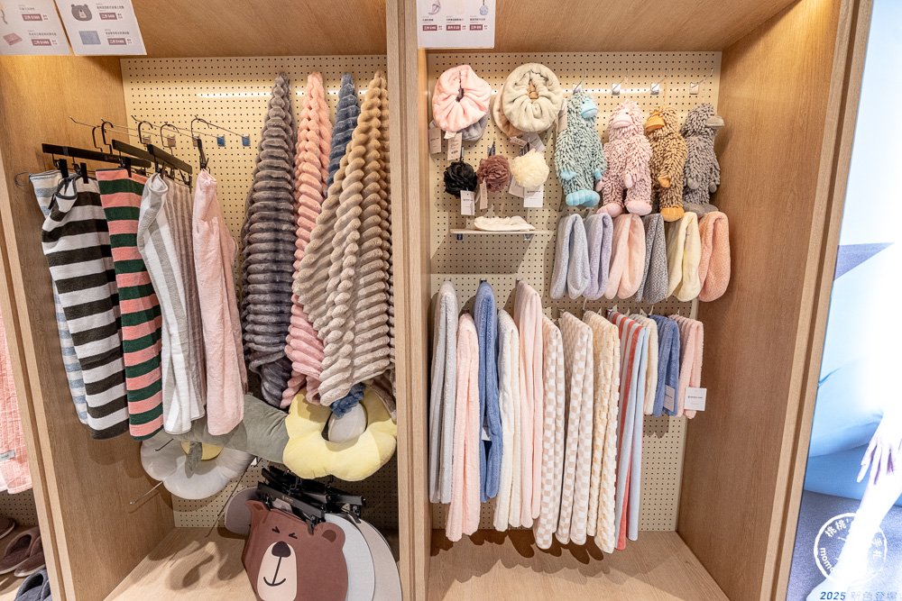 不知道去哪，那就去大江！桃園最好逛的商場，2025年最具話題的年輕人一條街！全桃最美打卡mall 室內聖誕車站、聖誕市集 就在大江購物中心！