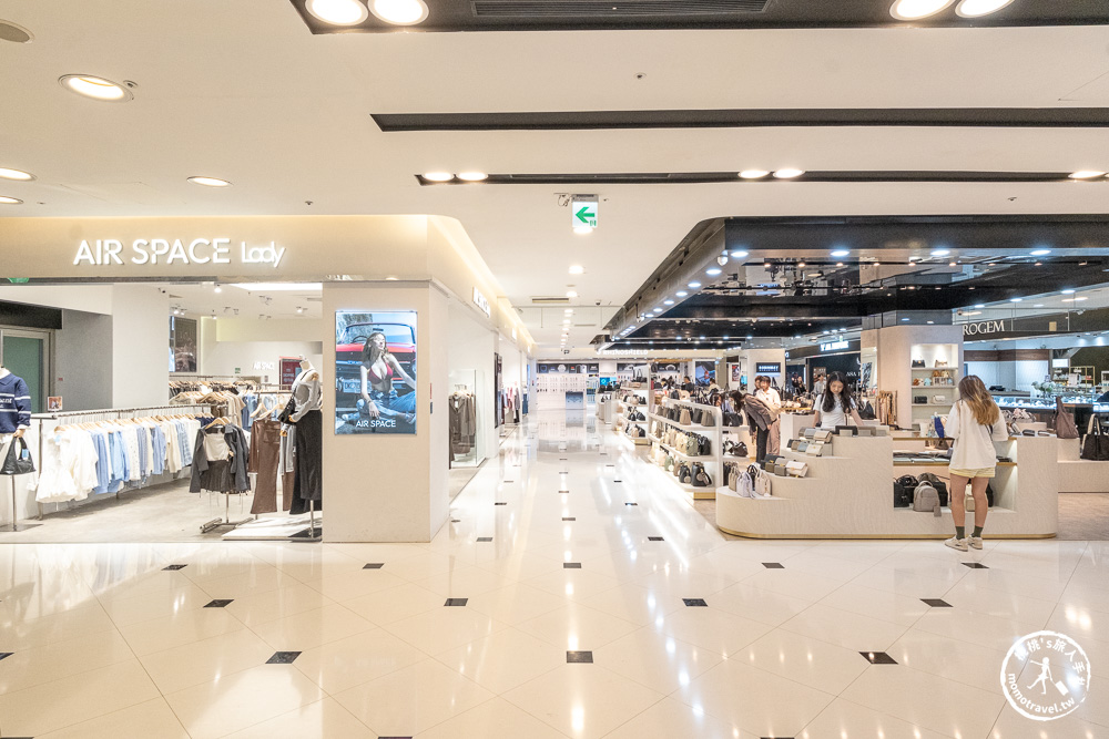 不知道去哪，那就去大江！桃園最好逛的商場，2025年最具話題的年輕人一條街！全桃最美打卡mall 室內聖誕車站、聖誕市集 就在大江購物中心！