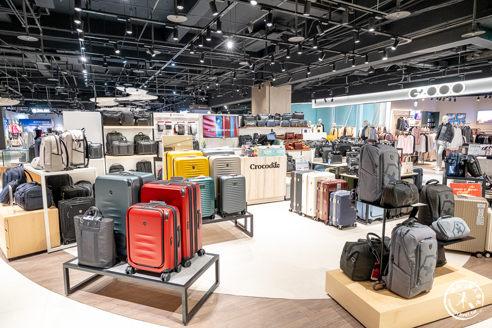 不知道去哪，那就去大江！桃園最好逛的商場，2025年最具話題的年輕人一條街！全桃最美打卡mall 室內聖誕車站、聖誕市集 就在大江購物中心！