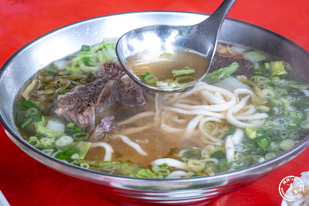 花蓮鳳林美食|孫叔叔牛骨牛肉麵|清爽頭頭肉大塊.加碼推薦滷肉飯(菜單價格.營業時間)