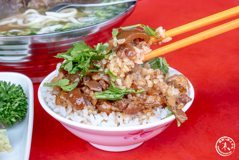花蓮鳳林美食|孫叔叔牛骨牛肉麵|清爽頭頭肉大塊.加碼推薦滷肉飯(菜單價格.營業時間)
