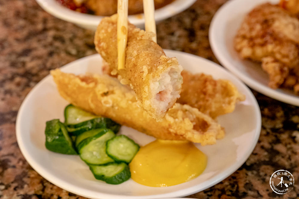 台北市中正區美食|東一排骨總店|復古懷舊西餐廳夜總會，一秒回到西門町黃金70年代 (附菜單價格)