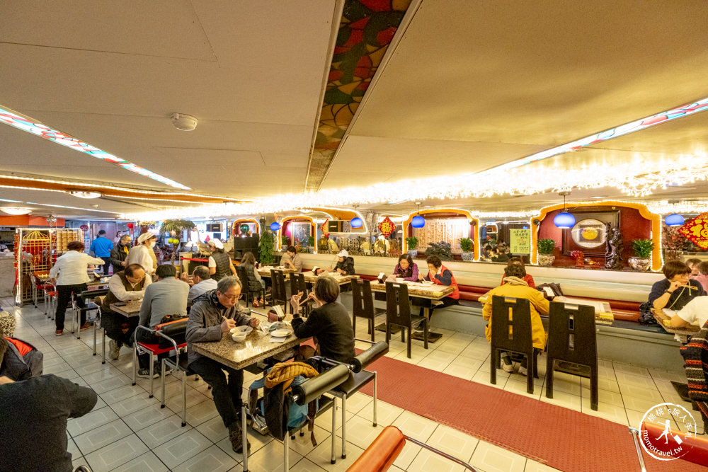 台北市中正區美食|東一排骨總店|復古懷舊西餐廳夜總會，一秒回到西門町黃金70年代 (附菜單價格)