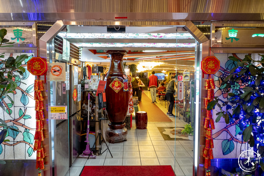台北市中正區美食|東一排骨總店|復古懷舊西餐廳夜總會，一秒回到西門町黃金70年代 (附菜單價格)
