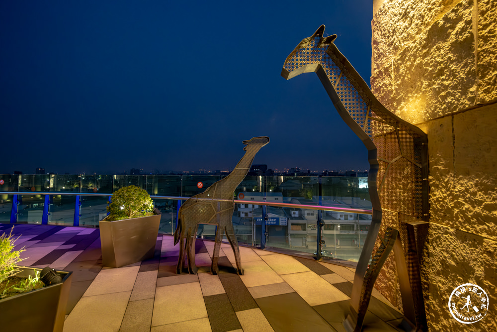 2024母親節就來中壢大江購物中心！一站式滿足聚餐、購物、春夏打卡地標，就是要你心花朵朵開！