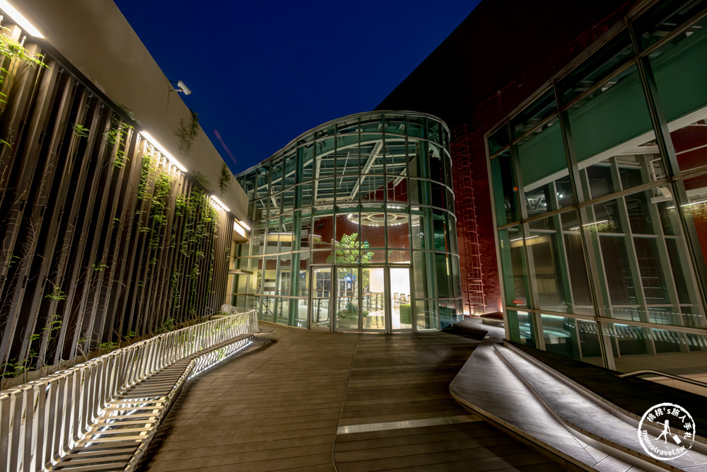 2024母親節就來中壢大江購物中心！一站式滿足聚餐、購物、春夏打卡地標，就是要你心花朵朵開！