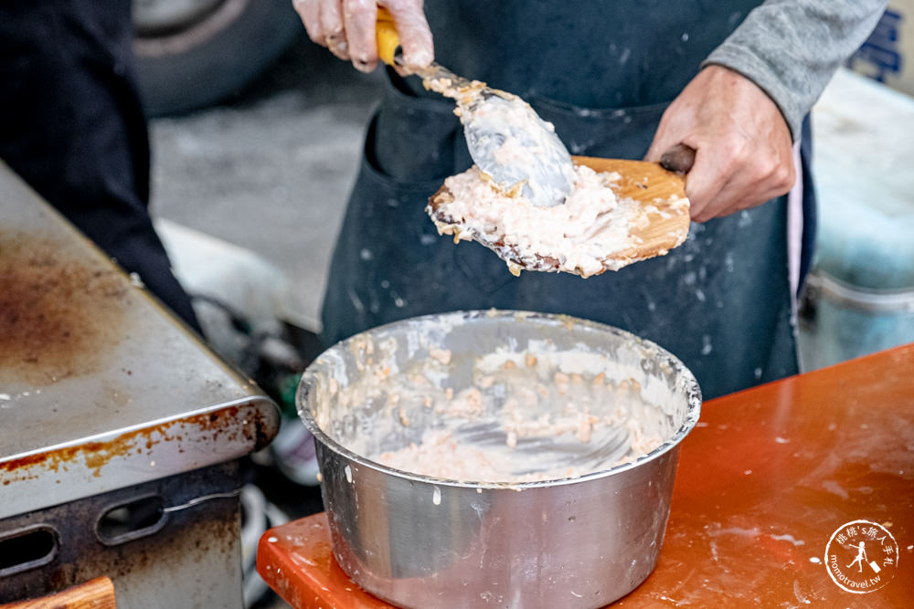 宜蘭蘇澳美食│無名蝦餅蚵嗲蘿蔔糕│南方澳必吃超人氣排隊小攤│比臉大滿滿蝦子料爆炸多