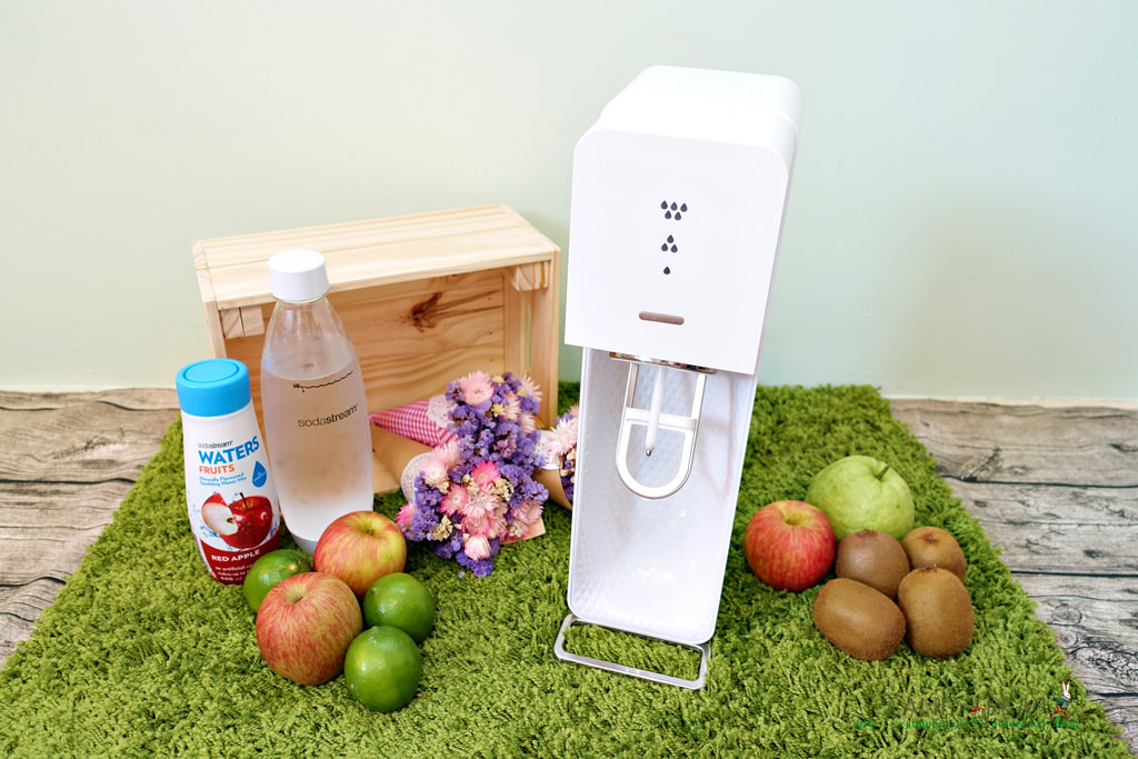 居家》氣泡水機Sodastream機型比較-SOURCE在家也能隨時來杯清涼氣泡水!炎炎夏日新玩意兒