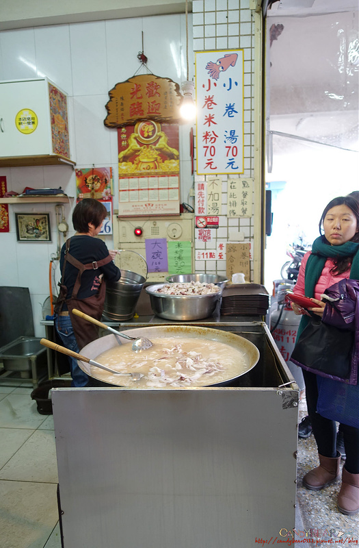 台南三天兩夜》國華街 邱家小卷米粉│從永樂市場一路吃過來，美食NONSTOP!